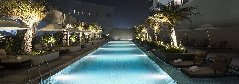 Taj Swarna, Amritsar Hotell Eksteriør bilde The pool at the hotel